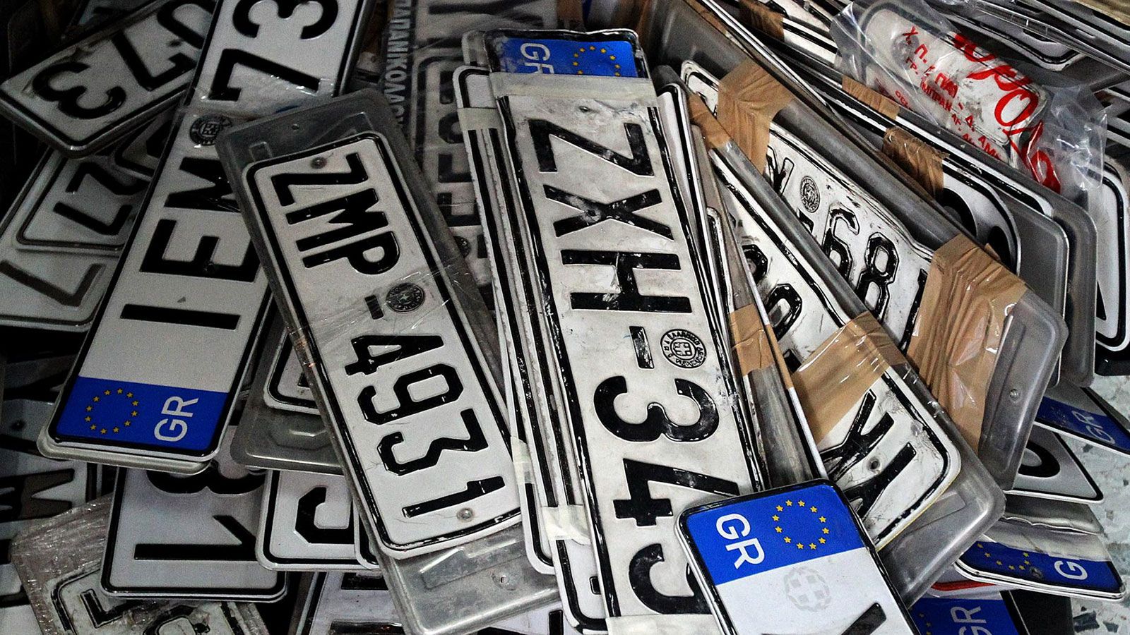 Πώς να κόψεις τα τέλη κυκλοφορίας στα μισά ή και… λιγότερα (νόμιμα!)